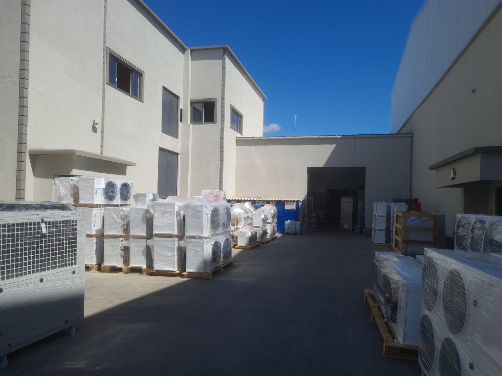 Cihaz Sevkiyat Alanı 3