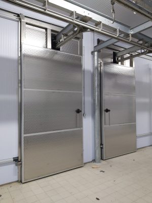 Monoray Geçişli Soğuk Hava Depo Kapıları