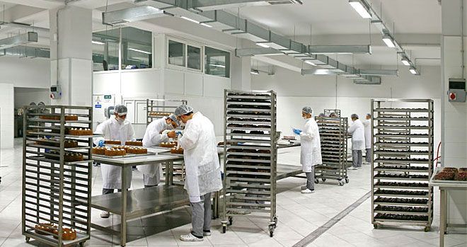 Unlu mamuller için ortam soğutma depo — raf sistemi pastane depo organizasyonu Moody Group