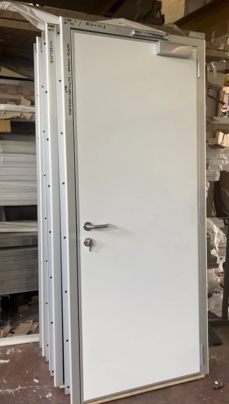 Beyaz tek kanat ofis kapısı, endüstriyel kullanım için dayanıklı metal kapı modeli